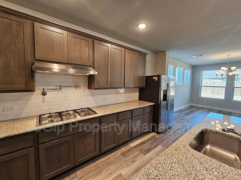 1740 Jamestown Dr — Photo 41
