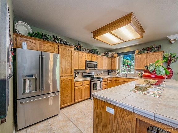 4th image of 2095 Saratoga Pl