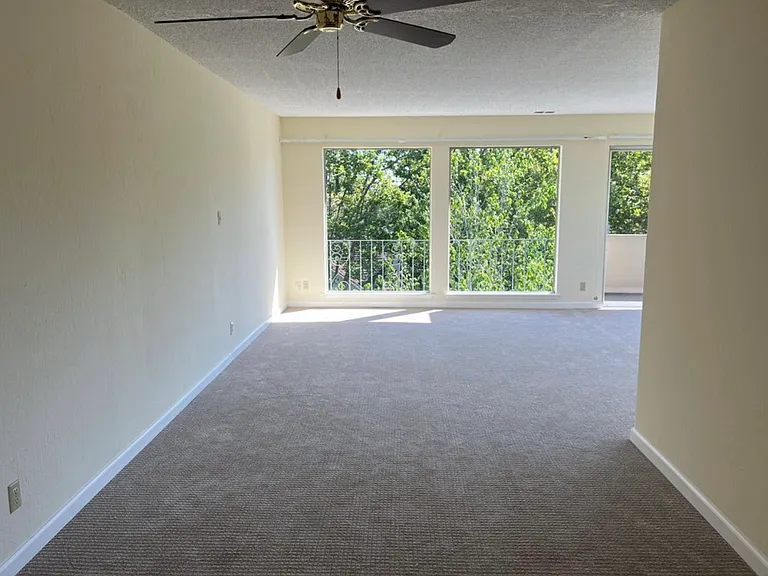 1400 Hopkins Ave #301 — Photo 7