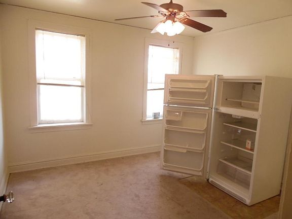 4th image of 115 E Jackson St APT 5