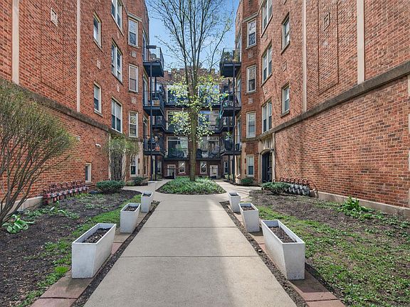 2nd image of 1651 W Pratt Blvd APT 1B