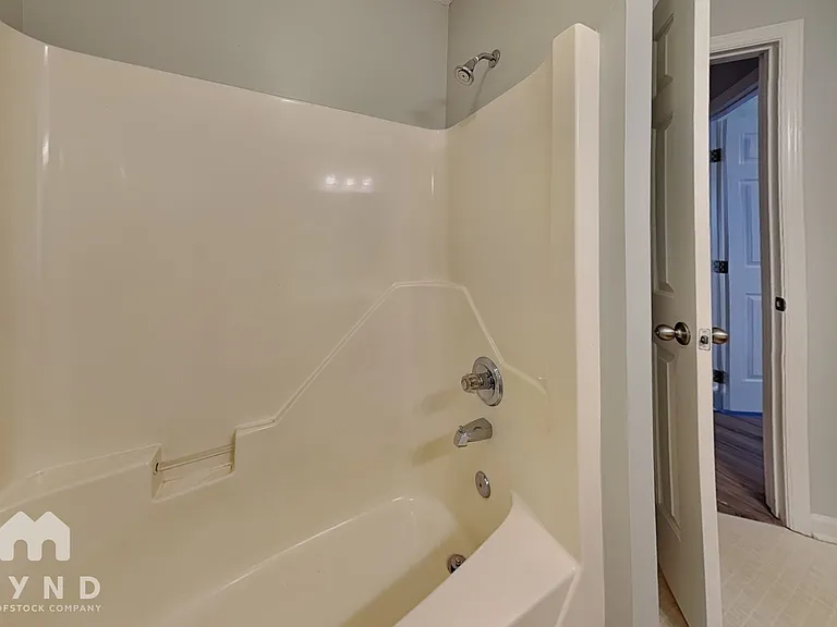 928 Shannondale Dr — Photo 16