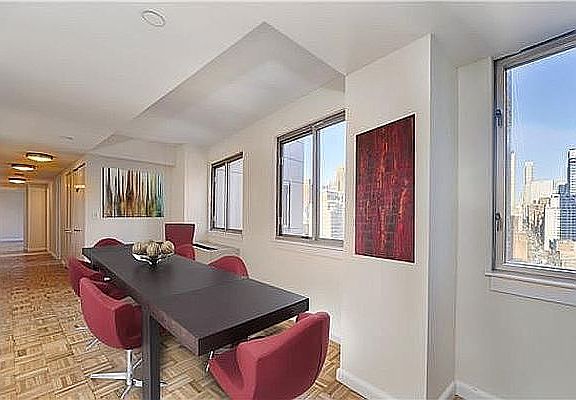 4th image of 308 E 38th St #D22
