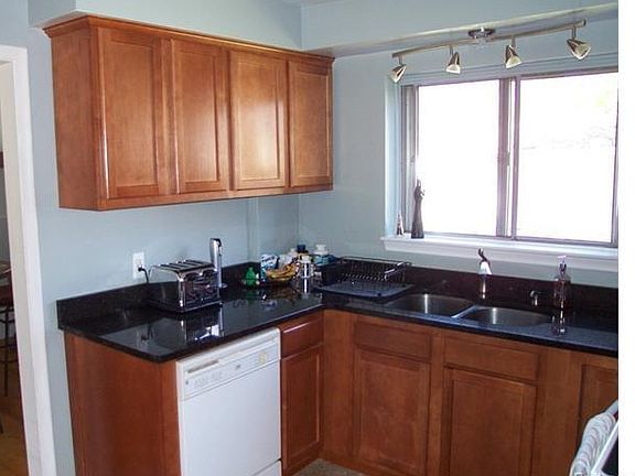 5th image of 1659 Haynes Ave