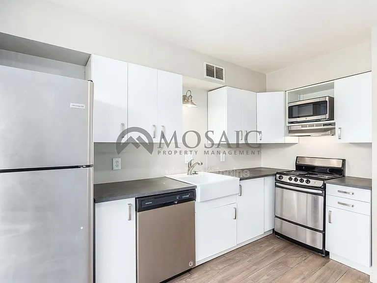 1204 S McClintock Dr #B — Photo 3