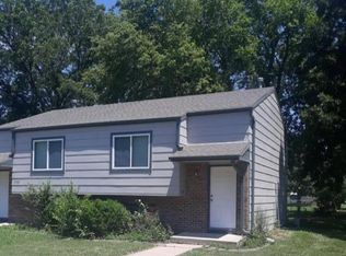 2100 Halls Lndg, Manhattan, KS 66502