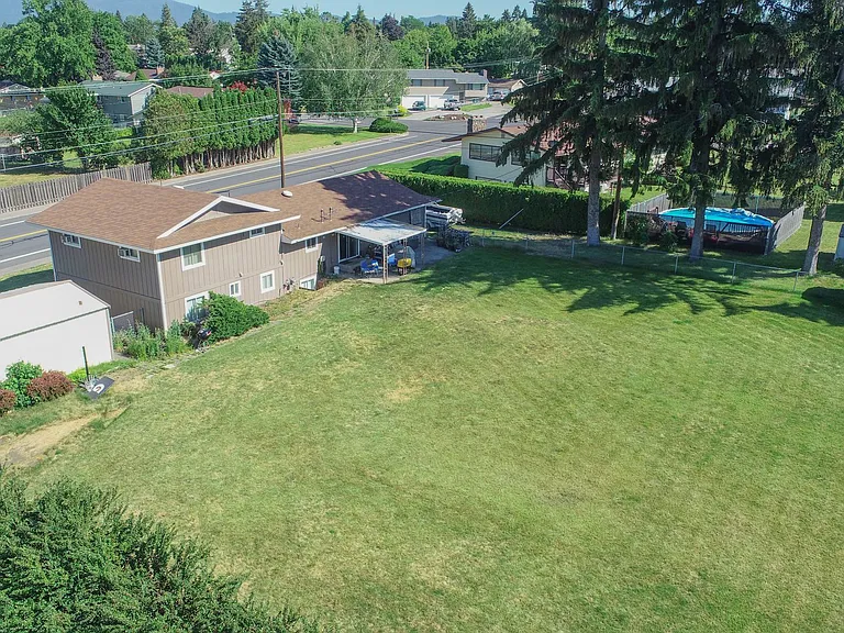 906 S McDonald Rd — Photo 17