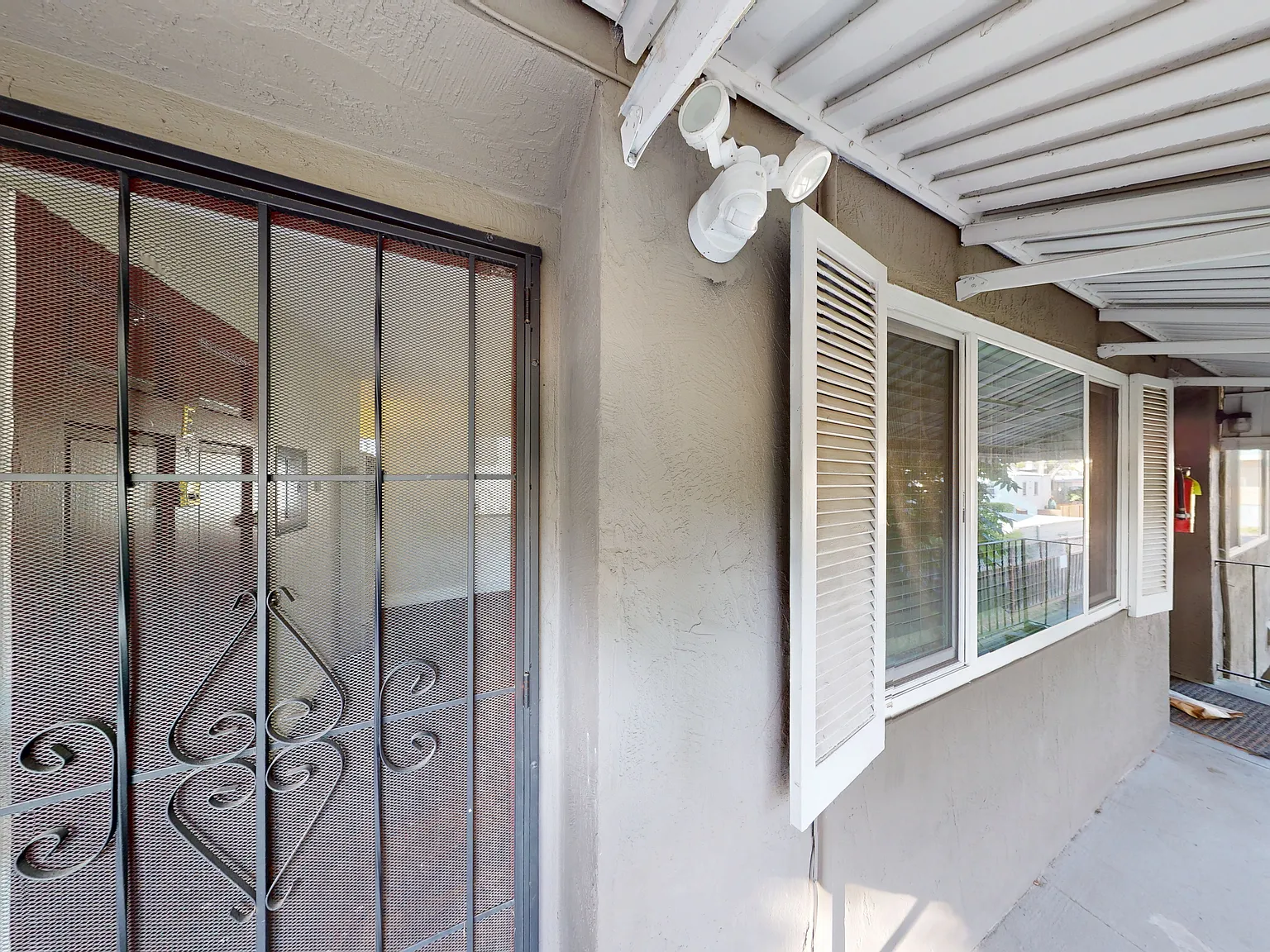 2 bed, 850 sqft, $2,350 — Photo 1