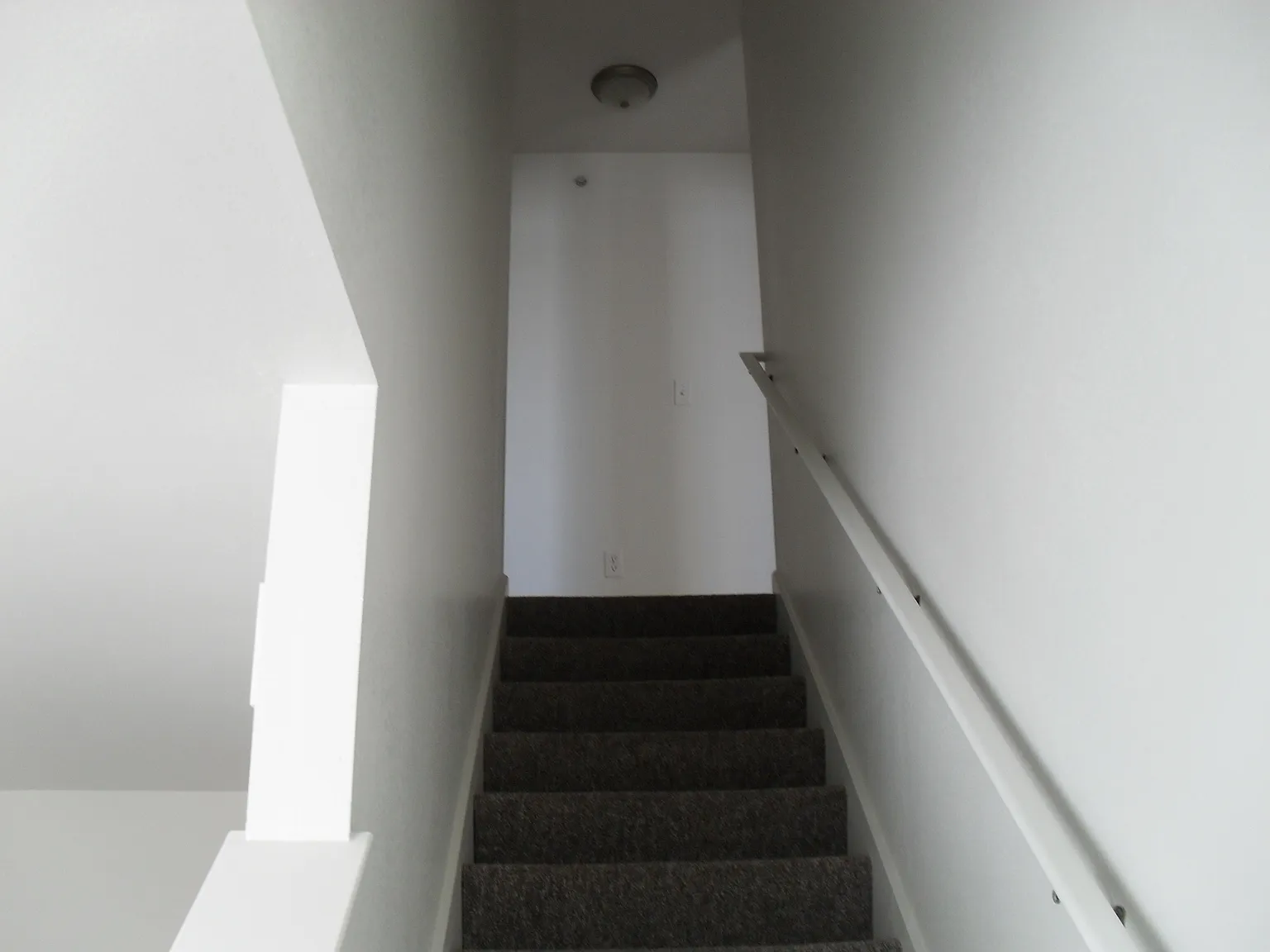 2 bed, 1.5 bath, 1063 sqft, $1,085 — Photo 4