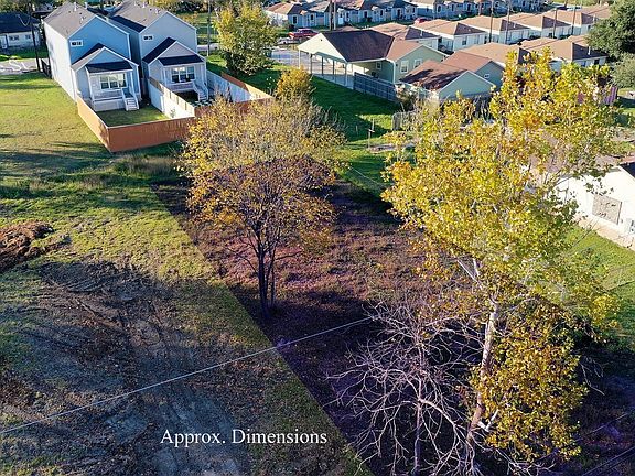 3rd image of 3126 Crandon St
