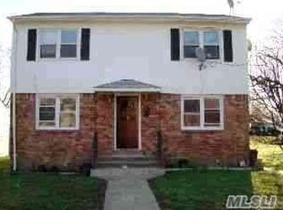26 Remsen Ave, Hempstead, NY 11550