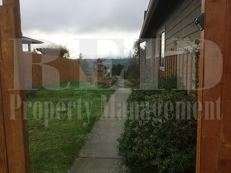 20199 Hogue Pl NE — Photo 4
