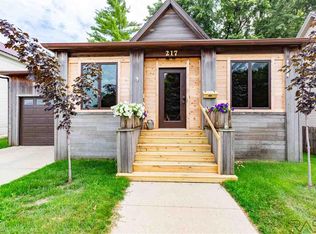217 W 5th St, Canton, SD 57013