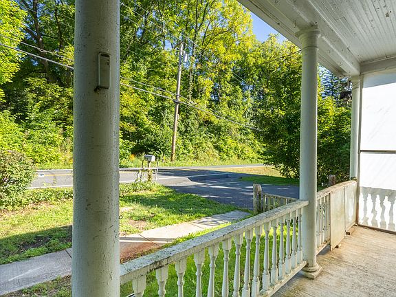 3rd image of 272 Union Center Road