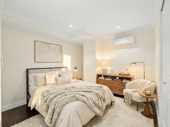 4th image of 448 W 19th St #Penthouse 2