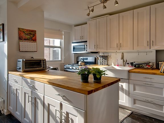 4th image of 175 Willoughby St APT 7C