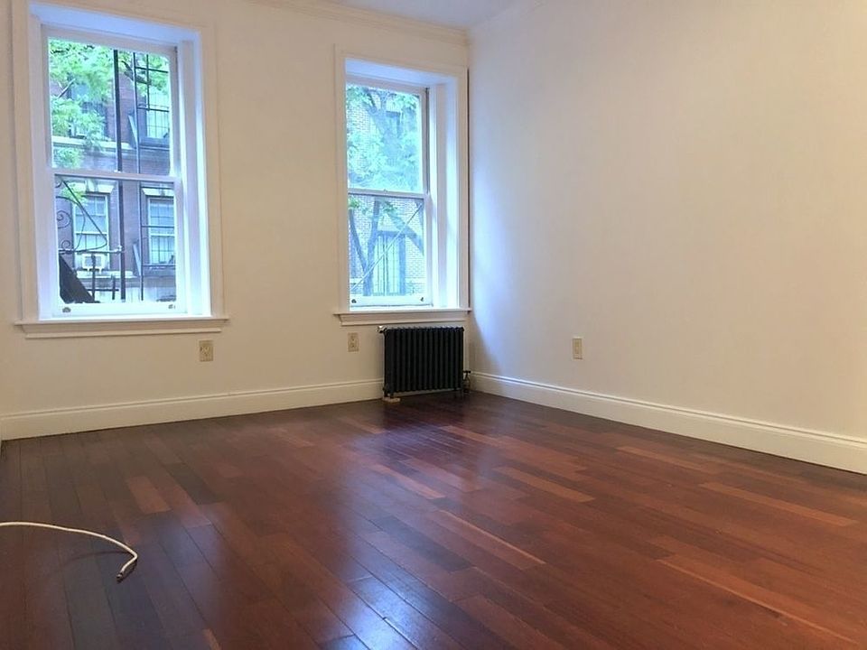 1st image of 107 Christopher St APT 9