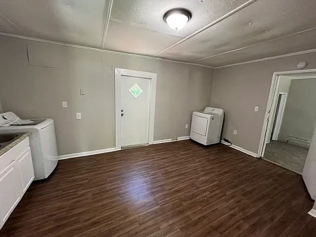 2844 Shamrock Ln — Photo 3
