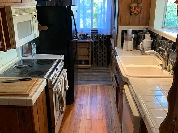 4th image of 1872 Seminole Dr #1