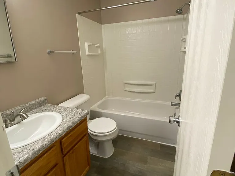 Southdale Square Apartments — Photo 145