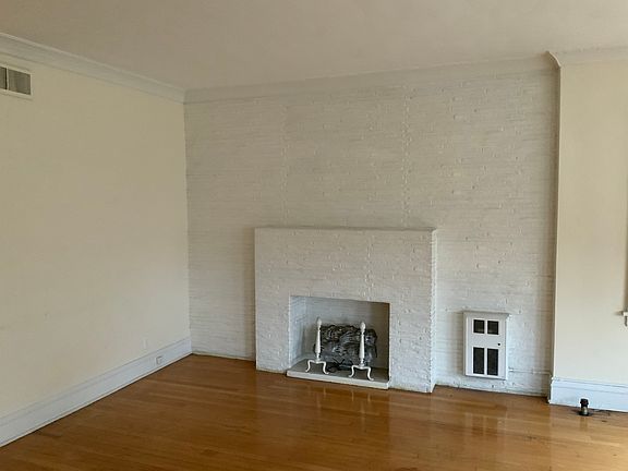 4th image of 7834 S Oglesby Ave Floor 2