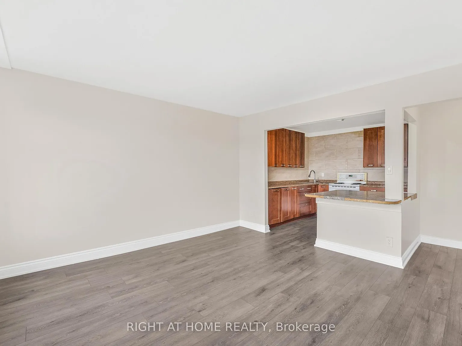 3 bed, $2,800 — Photo 1