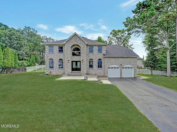 21 Candeub Court, Manalapan, NJ 07726