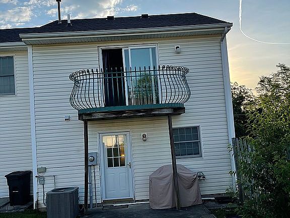 3rd image of 2230 Weston Way