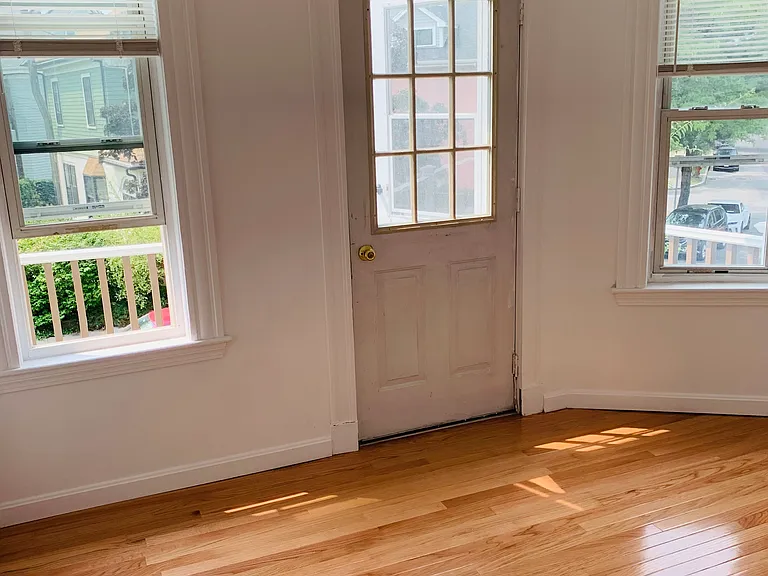 33-35 Pennsylvania Ave #2 — Photo 14