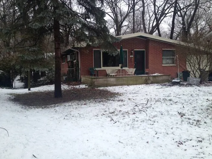 2002 Berwyn Ave photo 1