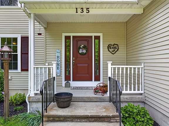 4th image of 135 Cowen Rd
