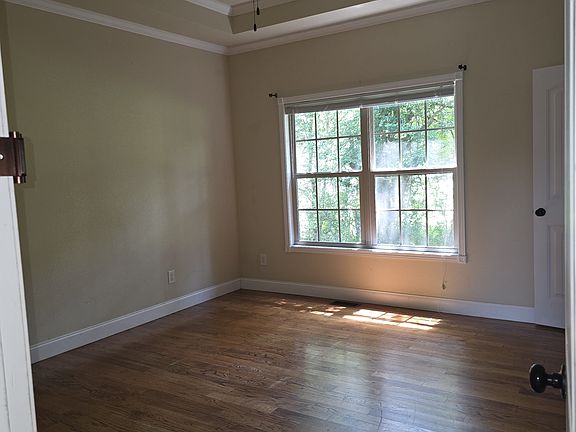 5th image of 2389 Fair Field Dr