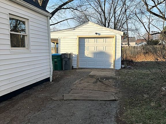 2nd image of 840 Palmer Ave