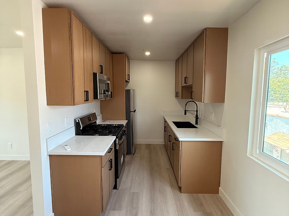 1st image of 3445 Edgehill Dr APT 5