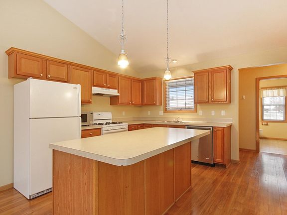 5th image of 2145 Kinnrow Ave NW