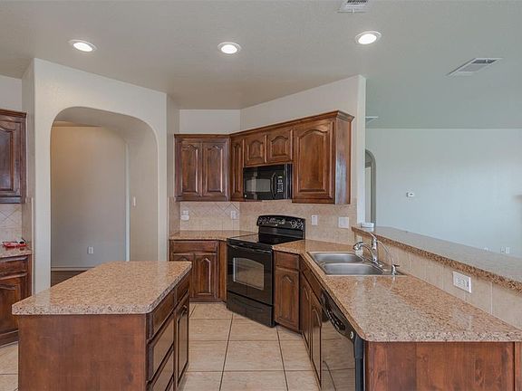 5th image of 3209 Buckthorn Ln