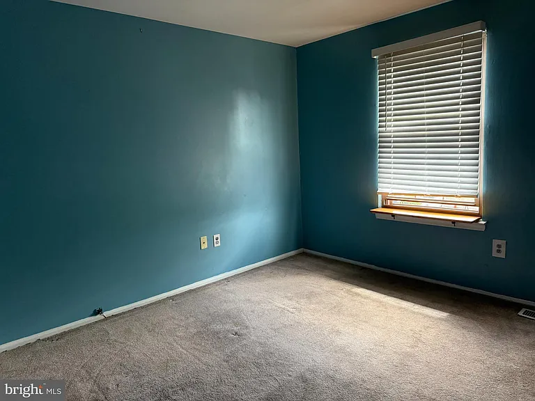 1003 Mulberry Ct — Photo 6