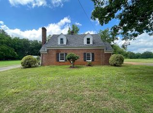 10318 W Cox Rd, Ford, VA 23850