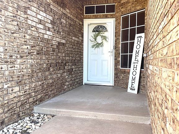 3rd image of 725 Almond Tree Ln