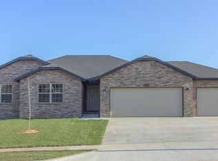 1935 W Hill St, Springfield, MO 65803