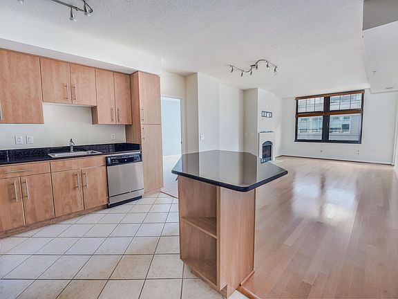 4th image of 1021 N Garfield St APT 901