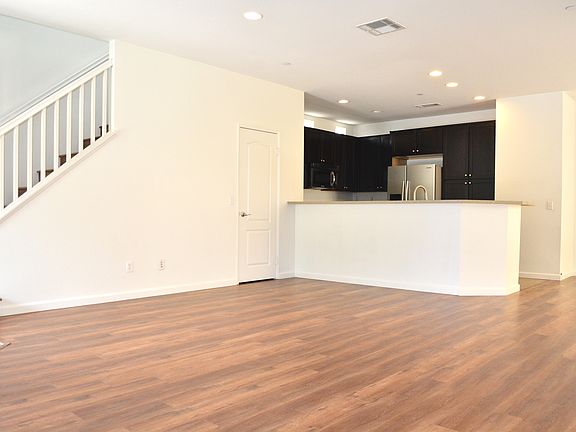 4th image of 11159 Florence Ln