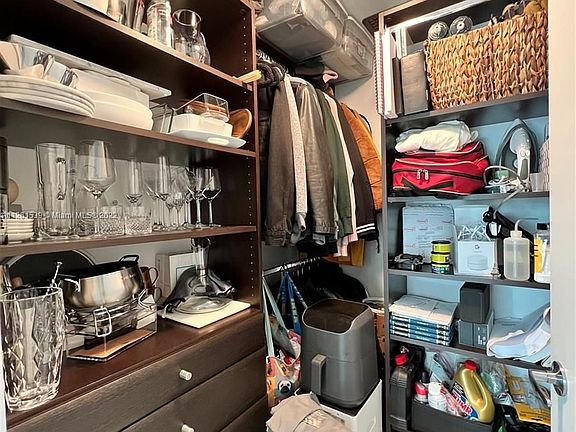 3rd image of 1040 Biscayne Blvd APT 1207
