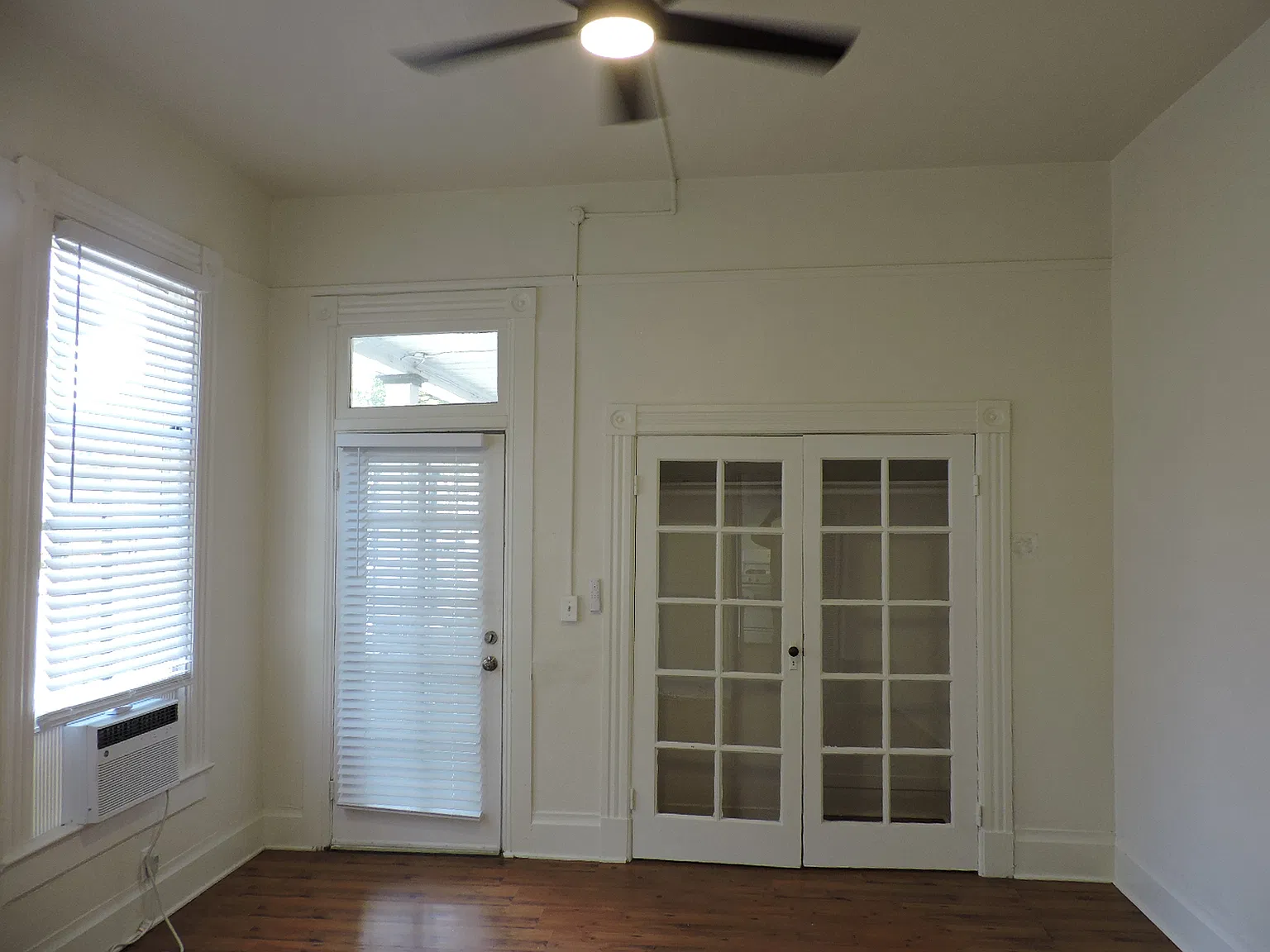 1233 E St — Photo 3