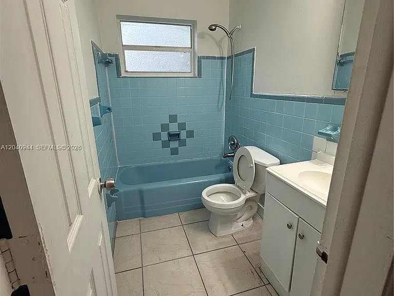 300 SW 9th Ave #A — Photo 18
