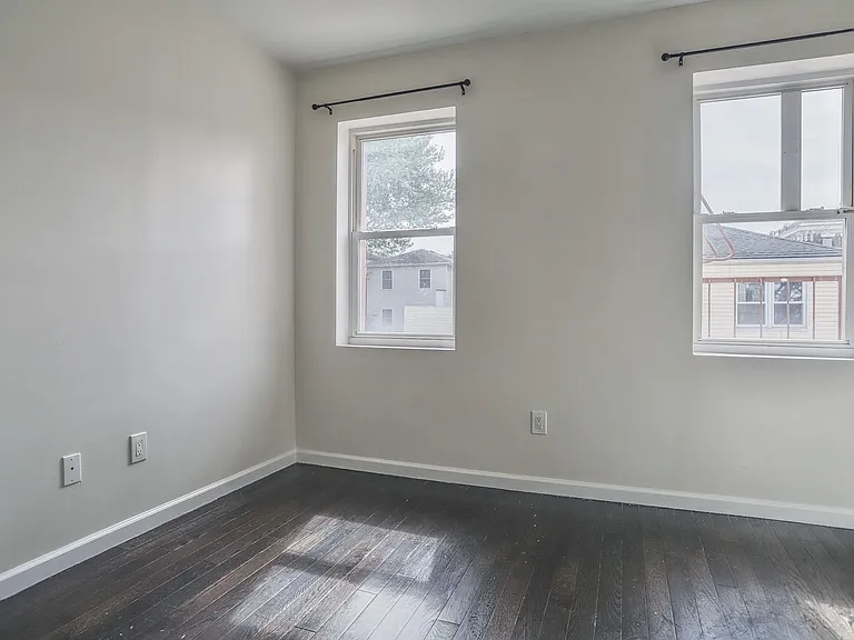 60 Webster Ave #2 — Photo 10