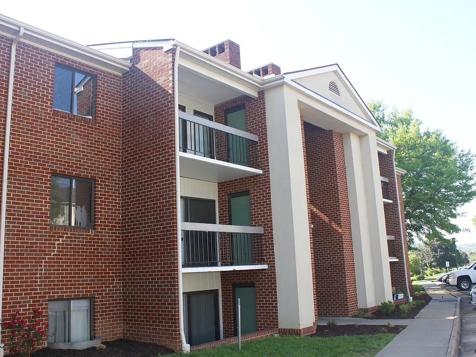 1112-1 Blue Ridge Dr