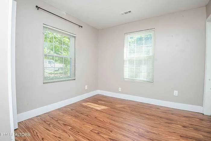210 Dodson Ave — Photo 13