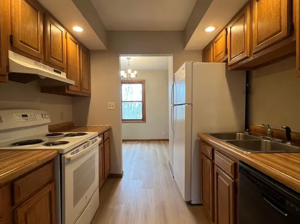 2540 Edgewood Drive, 2540 Edgewood Dr #6, Webster City, IA 50595