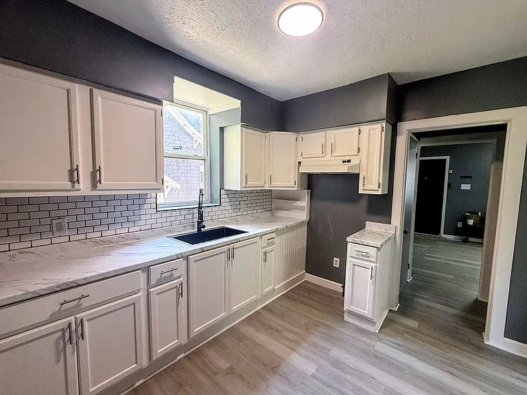 799 Fess Ave — Photo 6